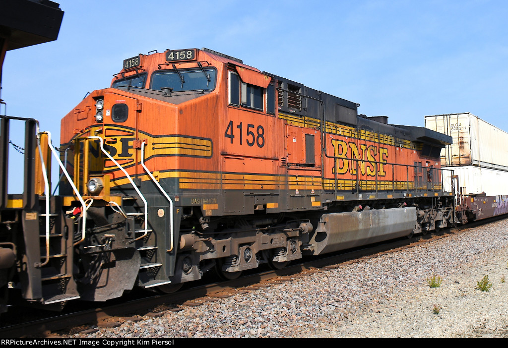 BNSF 4158